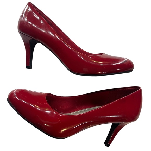 Red patent 3 inch high heel, Mary Jane, rounded heel shoe,7 1/2 - Picture 2 of 9